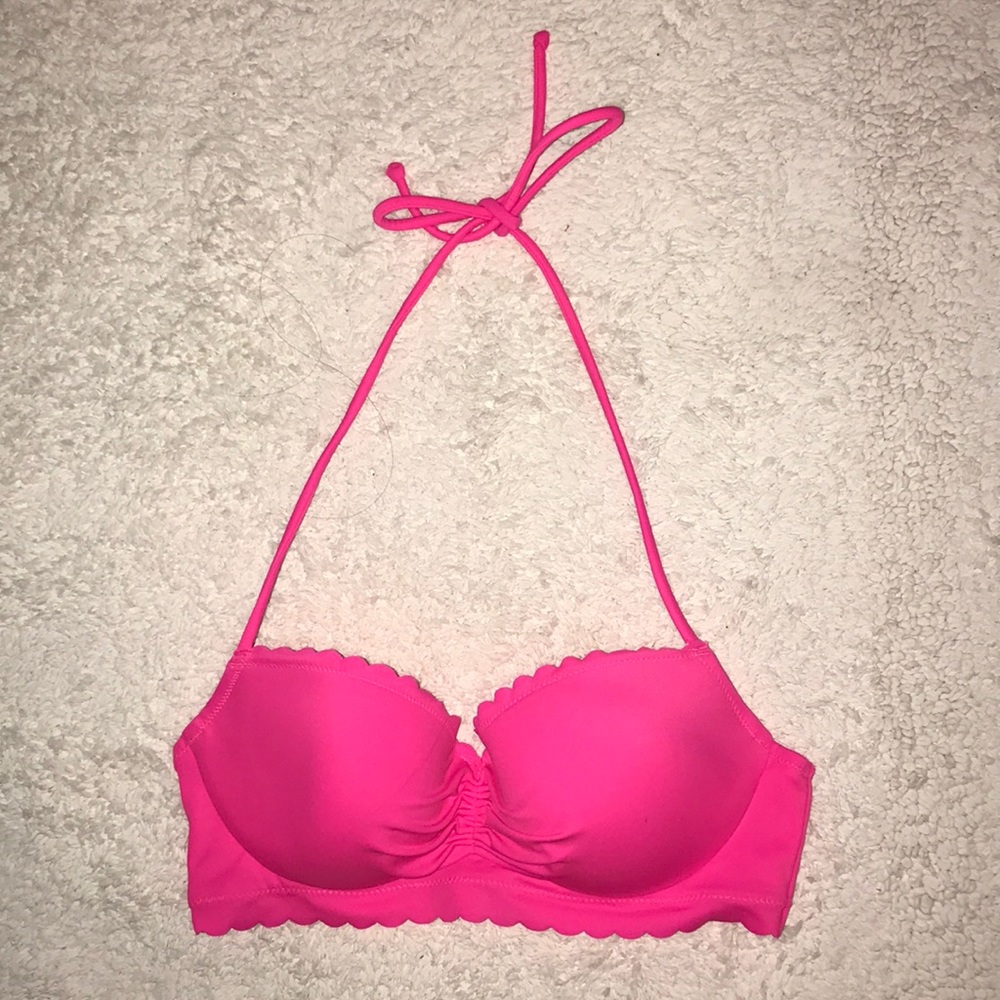 NEVER WORN Victoria’s Secret Scalloped Halter